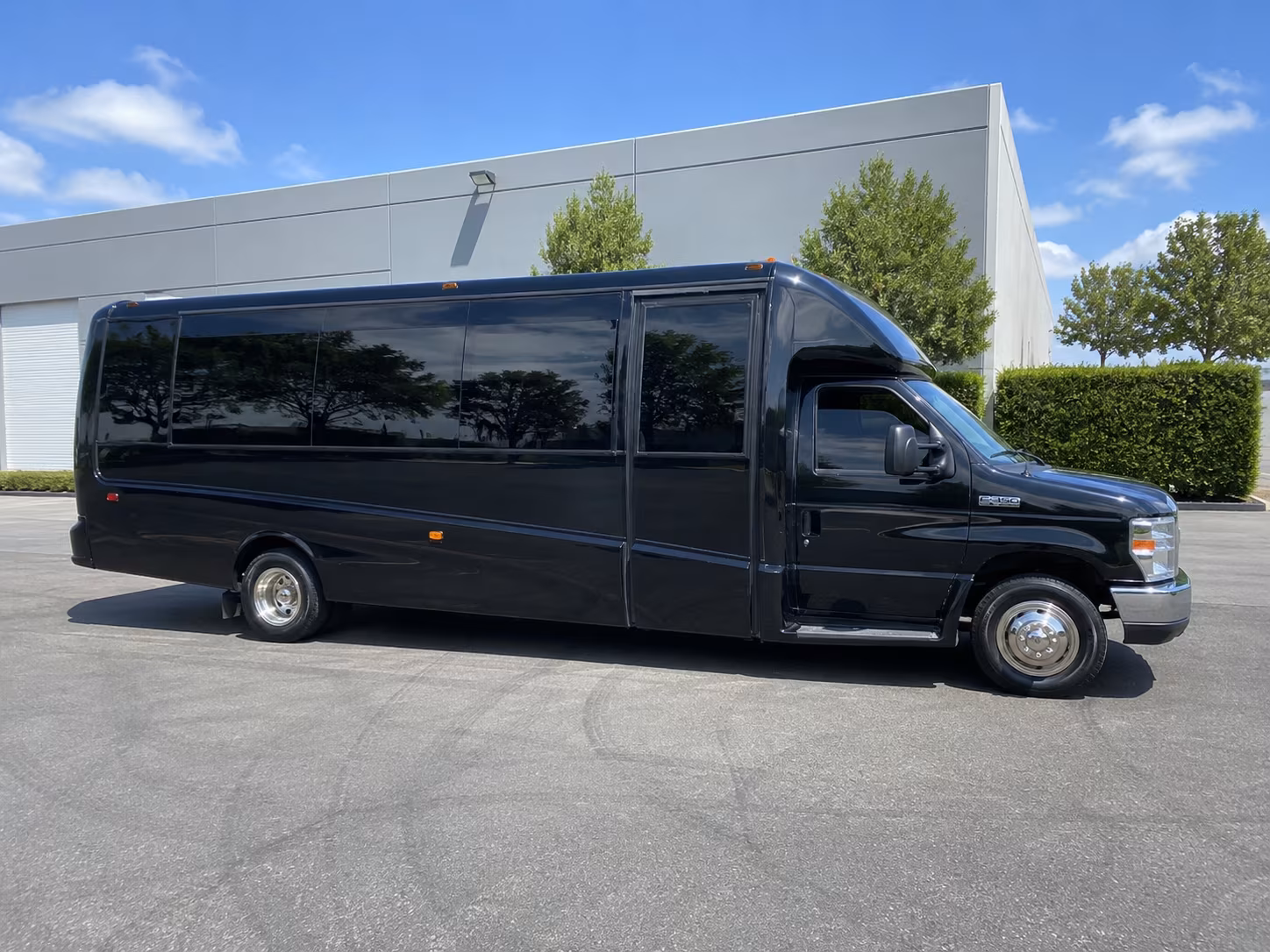 t f green manchester worcester airport bus rentals for new england groups